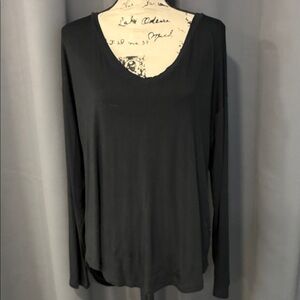 American Eagle Outfitters Black Long Sleeve Tee